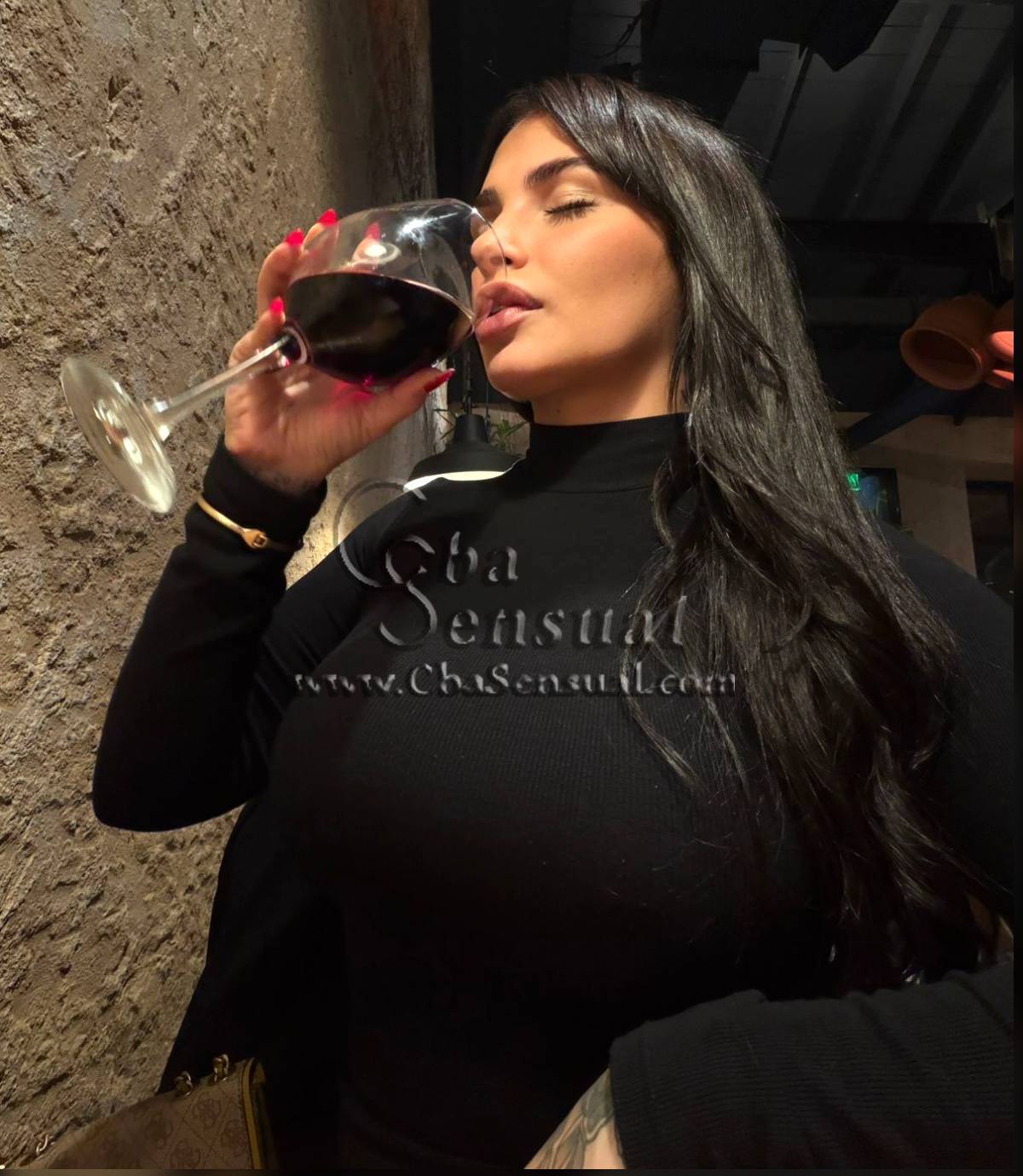 NELLA | Escorts y acompañantes de CbaSensual.com